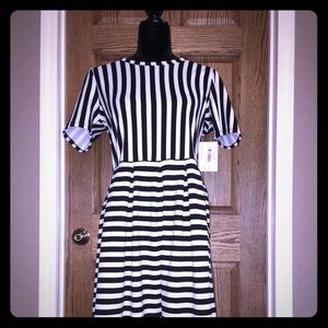 NWT ❤️ LuLaRoe Large (L) Amelia